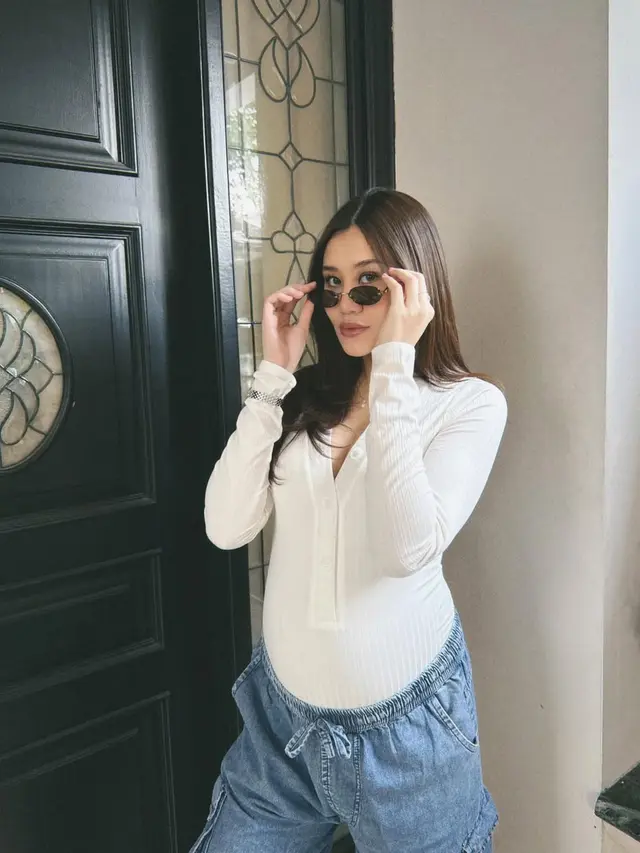 Melahirkan Anak Pertama, Intip Fashion Aaliyah Massaid Selama Hamil