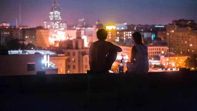 5 Hal yang Bikin Gebetan Masih Menggantungkan Status Kalian