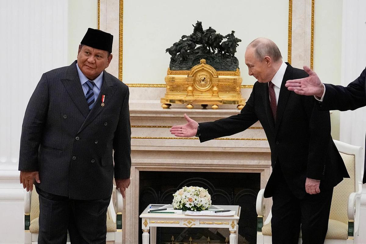FOTO: Sambut Prabowo di Moskow Putin Sampaikan Simpati Bencana Alam Sumatera