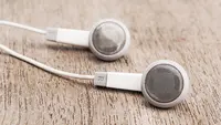 Cara Membersihkan Earphone agar Suara Tidak Kresek-Kresek dan Awet