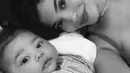 Sumber pun mengatakan bahwa Stormi sudah mengelurkan sisi lembut Kylie Jenner. (instagram/kyliejenner)