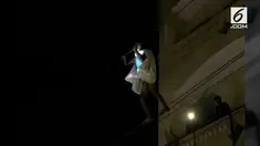 Proses penyelamatan pria yang kabur dari rumah sakit dengan melintasi kabel listrik berlangsung dramatis.