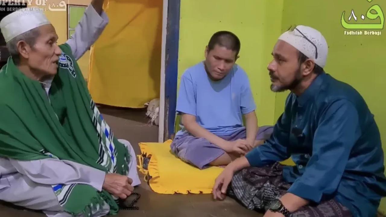 Saat Lahir Terbungkus seperti Semangka