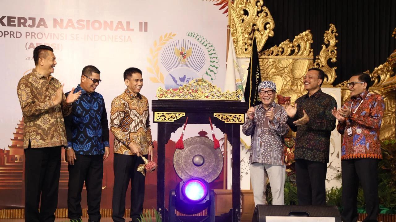 Wamendagri Wiyagus Beberkan Pentingnya Peran DPRD Provinsi Perkuat Kemandirian Fiskal Daerah
