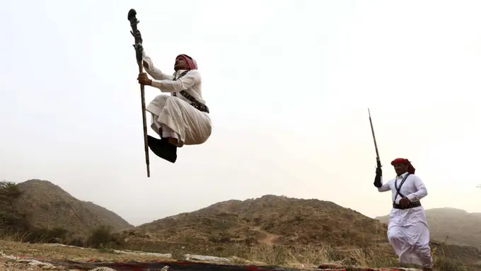 Bukti Laki-laki Arab Sudah Gak 'Terbang' Pakai Karpet Ajaib Lagi