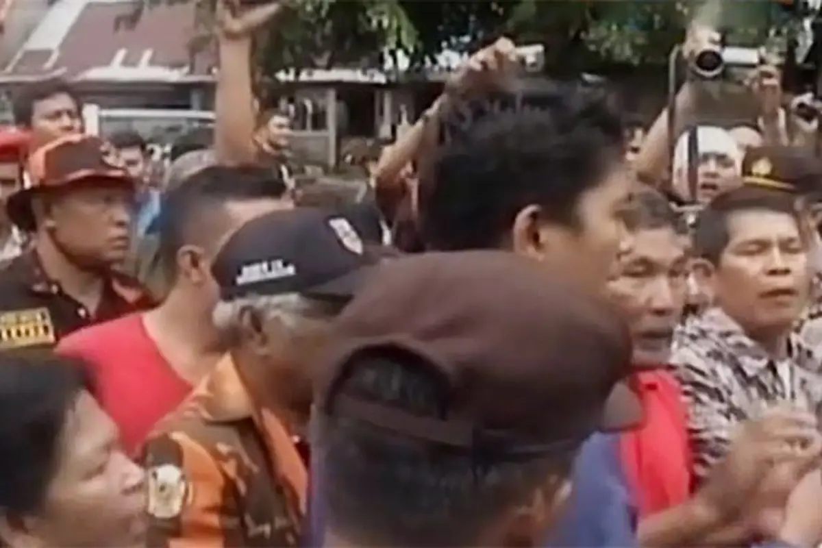 (Lip6 Malam) Eksekusi