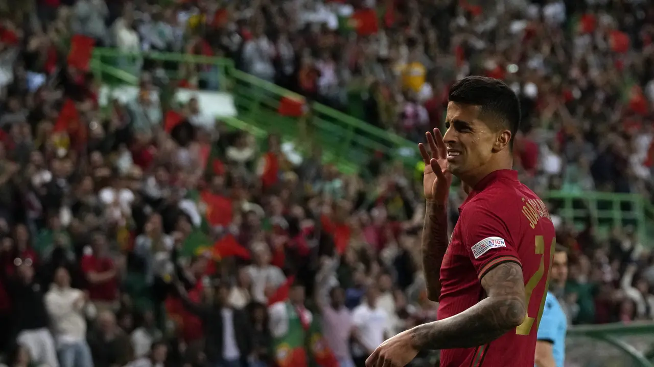 Ronaldo Dua Gol, Portugal Lumat Swiss