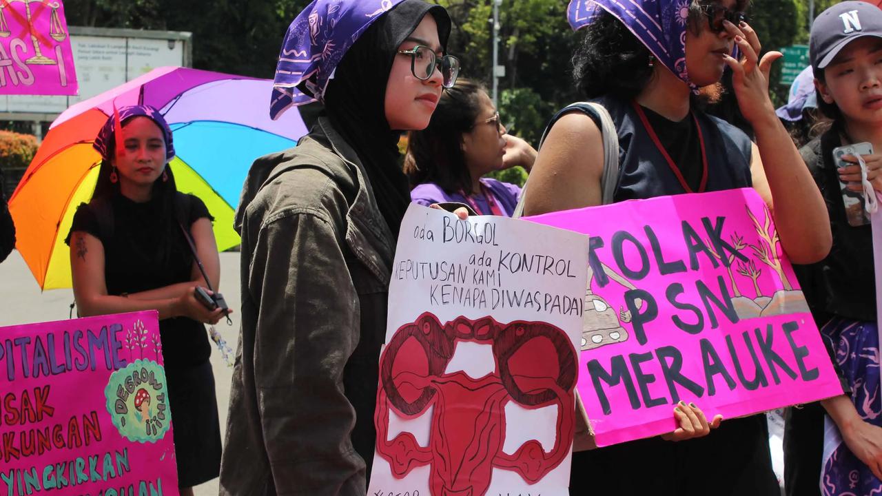 FOTO: Aksi Peringatan HAKTP Serentak Serukan Perlindungan Perempuan dan Aktivis