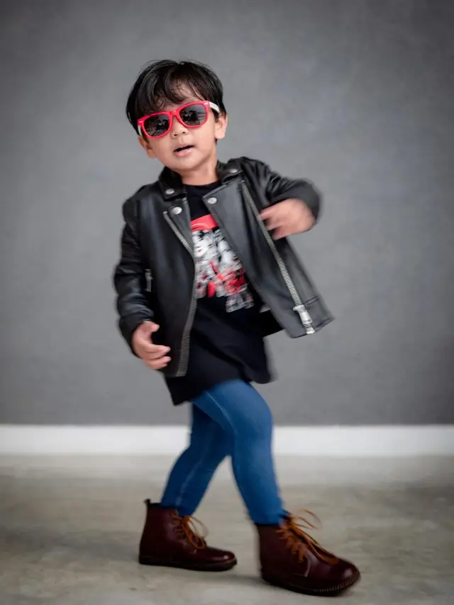 Anak Tantri Kotak Bergaya Band Rock