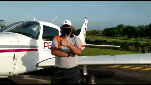 Tangkapan layar video viral camat di Cilacap dapat inventaris pesawat. (Foto: Liputan6.com/tangkapan layar video)