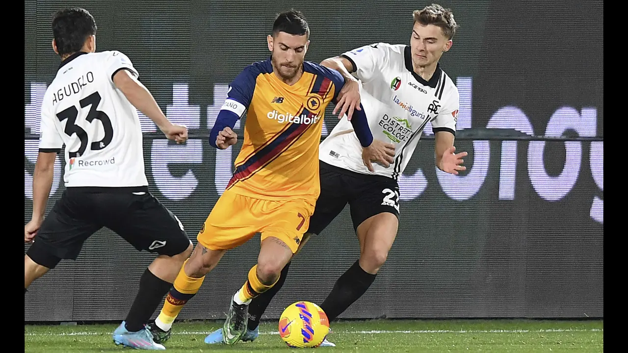 Foto: AS Roma Susah Payah Kalahkan 10 Pemain Spezia pada Gioranata Lanjutan Liga Italia, Gol Baru Tercipta di Detik-detik Akhir Laga