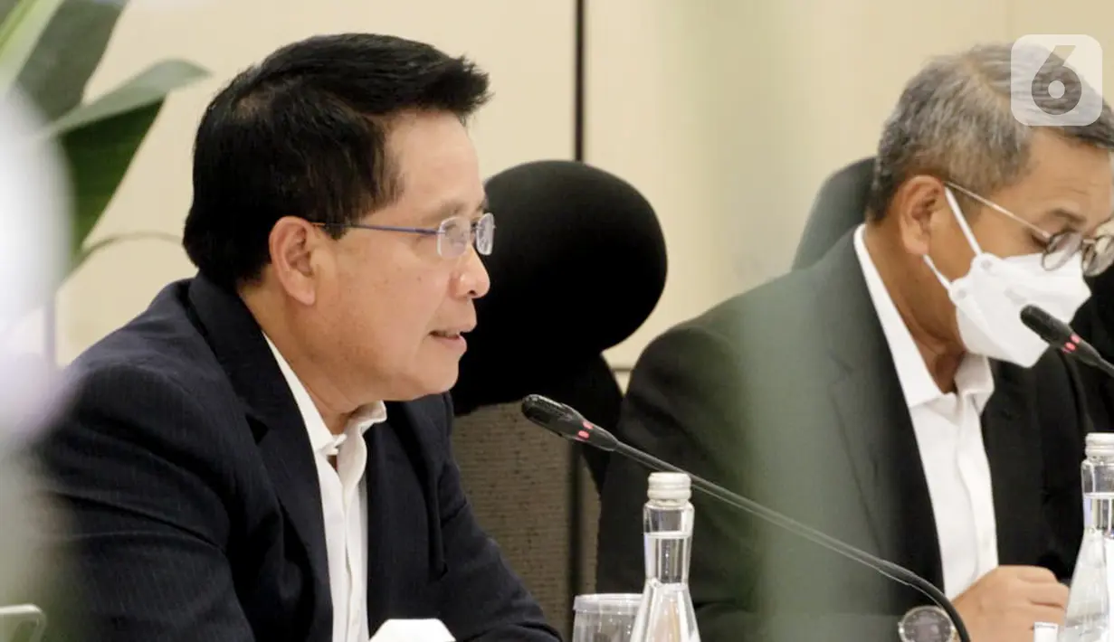 Direktur Utama Bank Syariah Indonesia Hery Gunardi pada press conference pemaparan kinerja triwulan III tahun 2021, di Jakarta, Kamis (28/10/2021). Pada triwulan III 2021 BSI membukukan laba bersih sebesar Rp2,26 triliun, naik 37,01 % secara year on year (YoY).  (Liputan6.com/HO/BSI)