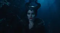 Angelina Jolie Menjadi Penyihir Jahat Maleficent di Grammy Awards
