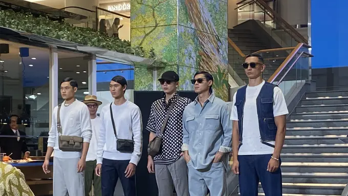 Gaya Pakaian untuk Traveling Khusus untuk Para Pria