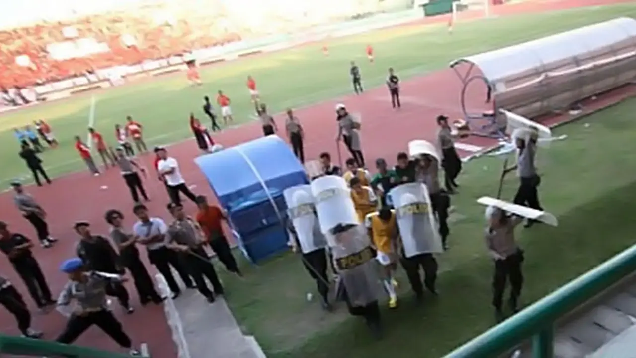 suporter-bola-130905b.jpg