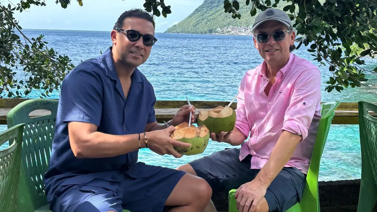 Kunjungan Alex Pastoor dan Denny Landzaat.