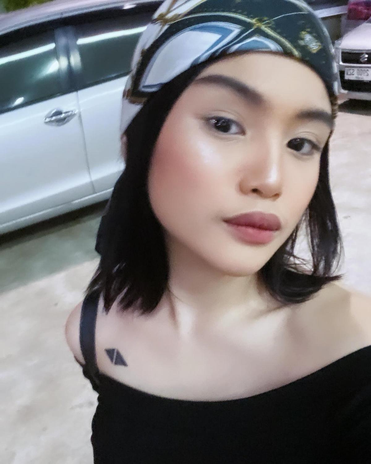 Tadi, kita melihat deretan potret terbaru Jeje Slebew yang kini semakin memesona, menarik, dan sukses membuat banyak orang terkesan. Gimana nih menurut kalian?<br>