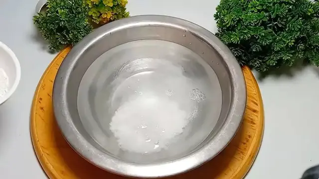 Tidak Perlu Disiram Air Panas, Begini Cara Cuci Lap Dapur Berminyak Jadi Bersih dan Wangi