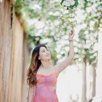 Gaya Serba Pink ala Natasha Wilona (Instagram/@natashawilona12)