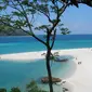 Pulau Koh Lipe di Thailand terapkan aturan semi lockdown selama sebulan mulai 9 Agustus--5 September 2021 (dok.wikimedia commons)
