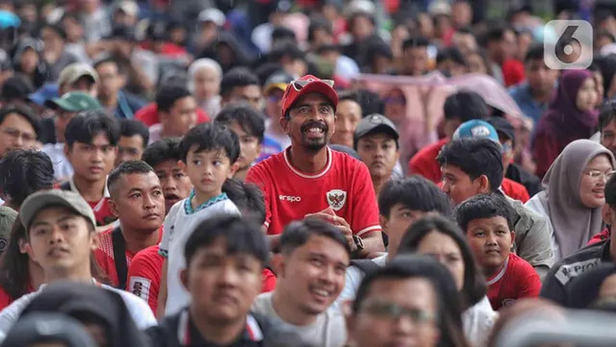 Antusiasme Suporter Skuad Garuda Nobar Laga Timnas Indonesia vs Australia di GBK