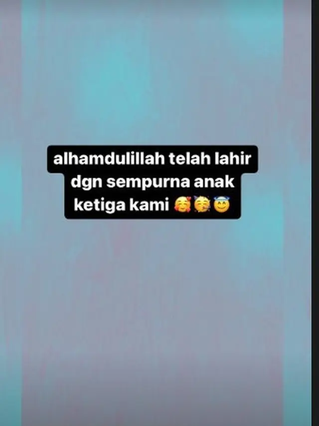 Tangkapan layar unggahan Sirajuddin Mahmud mengumumkan Zaskia Gotik melahirkan anak kedua