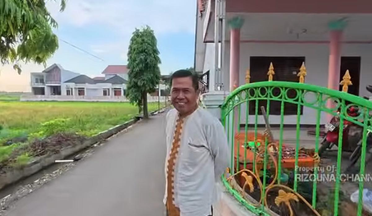 Potret Rumah Mewah dan Megah Para Bos Warteg, Penghasilannya Tiap Bulan Fantastis Bikin Geleng-geleng Kepala