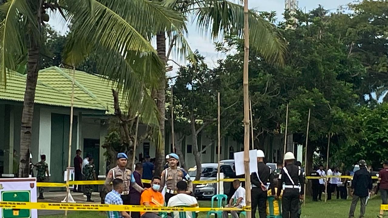rekonstruksi 2 tni tembak 3 polisi lampung