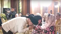 Ustaz Dery Sulaiman Ungkap Momen Haru Ahmad Dhani Menangis Saat Siraman Al Ghazali