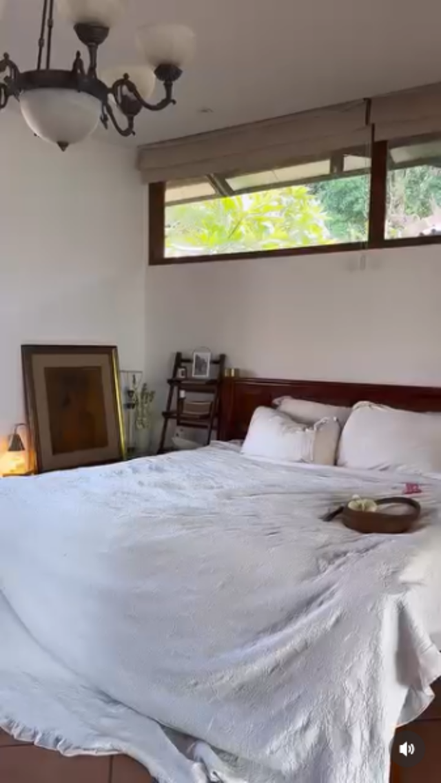 Potret kamar tidur Amanda Zahra, desain estetik bikin betah