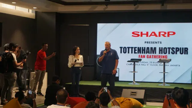 Gary Mabbutt Menyapa Penggemar Spurs di Indonesia.