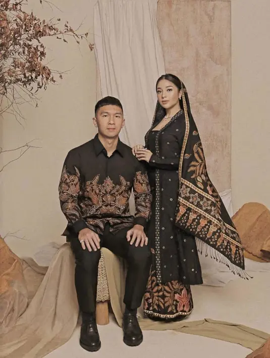 Kemudian, ia pun memberi pujian untuk laki-laki yang akan menjadi suaminya kelak. Menurut Niki, Indra adalah orang yang baik dan ramah kepada semua orang.  (Instagram/thebridestory)