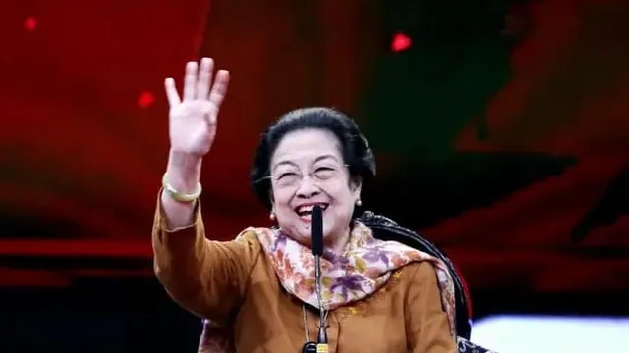 Megawati memilih menghentikan pidatonya karena tidak bisa menahan haru. Ketua Umum PDI Perjuangan (PDIP) merasa tidak memiliki waktu cukup apabila terus berbicara.