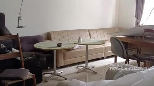 Potret rumah peninggalan alm Olga Syahputra yang terbengkalai (Sumber: Youtube/Rizquna Channel)