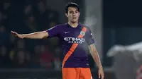 Gelandang Manchester City, Eric Garcia, kabarnya masuk radar Barcelona pada bursa transfer musim panas ini. (AFP/Paul Ellis)