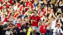 Selebrasi pemain MU, Scott McTominay, setelah mencetak gol ke gawang Brentford dalam pertandingan pekan kedelapan Liga Inggris 2023/2024 yang berlangsung di Old Trafford, Sabtu (8/10/2023). Scott McTominay yang menjadi pahlwan kemenangan MU setelah dua gol telat yang dicetaknya pada babak injury time berhasil membalikkan keadaan. (AP Photo/Jon Super)