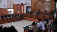 Sidang lanjutan praperadilan Komjen Budi Gunawan (BG) di Pengadilan Negeri (PN) Jakarta Selatan, kembali digelar Senin (16/2/2015).  Sidang beragendakan pembacaan putusan oleh hakim PN Jakarta Selatan. (Liputan6.com/Johan Tallo)