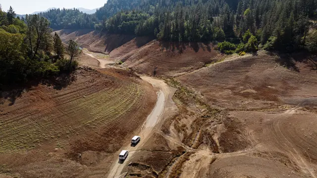 Dilanda Kemarau Ekstrim Danau Terbesar di California bisa dilintasi Kendaran
