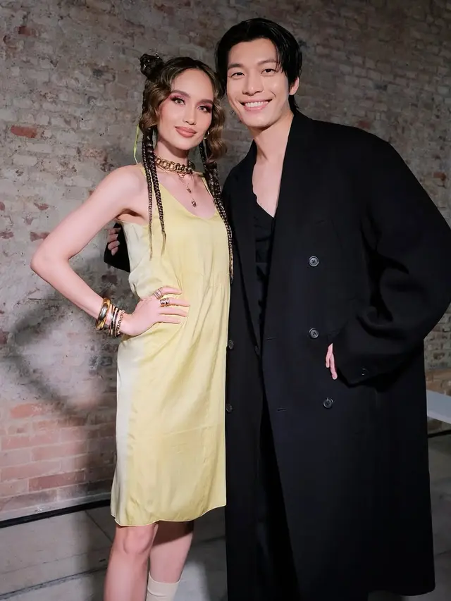 7 Potret Cinta Laura di Milan Fashion Week 2025, Memesona Bareng Seleb Internasional