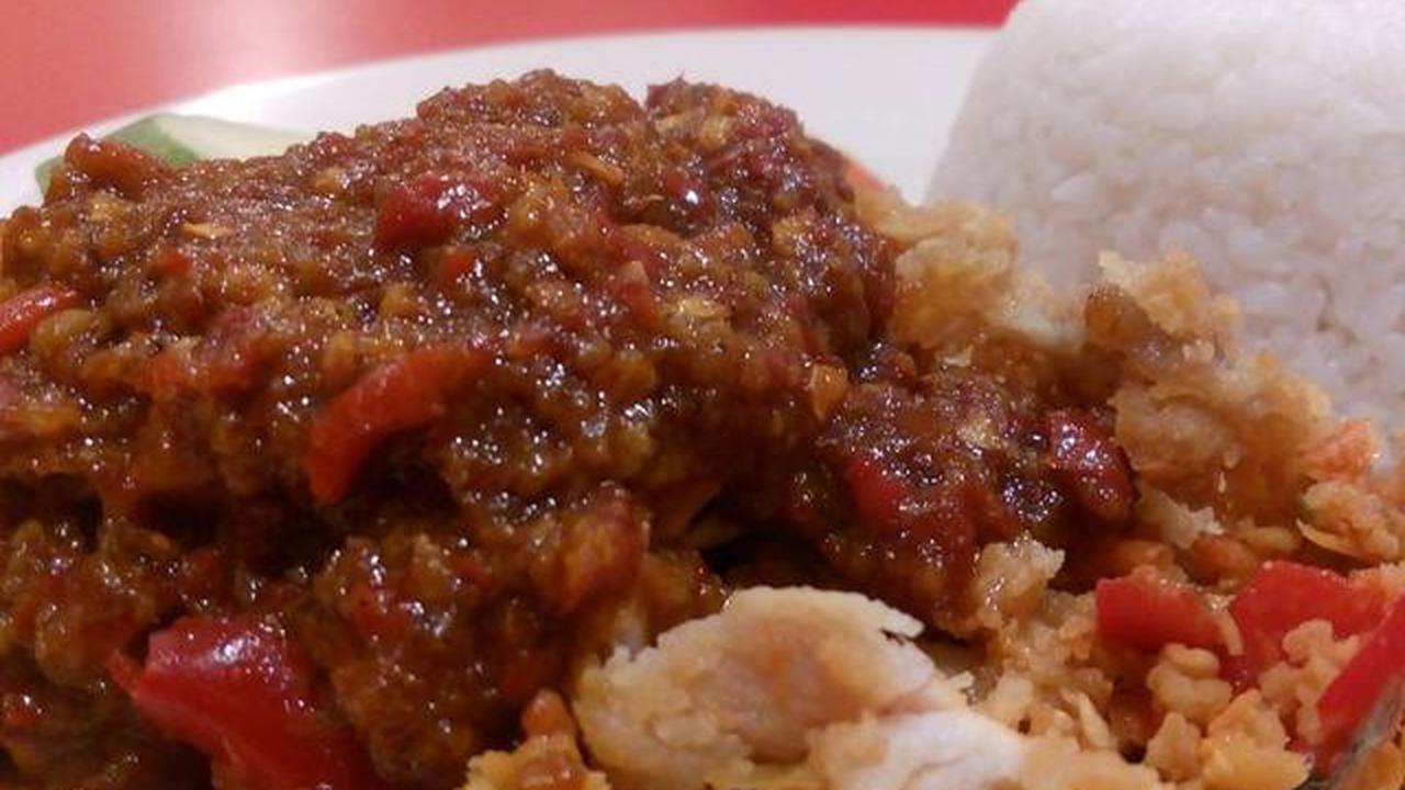 Ayam Geprek Mbok Moro, Yogyakarta.