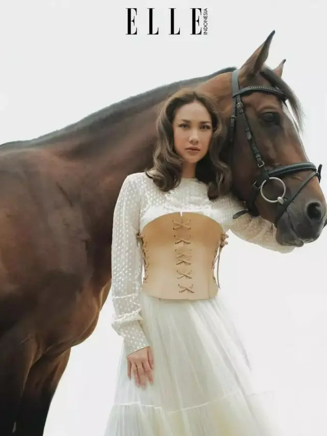 Bunga Citra Lestari berpenampilan nyentrik (Instagram/bclsinclair)