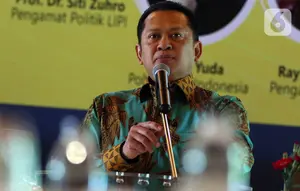 Ketua MPR Bambang Soesatyo (Bamsoet) menjadi pembicara kunci dalam acara diskusi publik yang diselenggarakan Posbakum Golkar di Jakarta, Selasa (12/11/2019). Diskusi tersebut membahas mengangkat tema 'Golkar Mencari Nakhoda Baru'. (Liputan6.co/Johan Tallo)