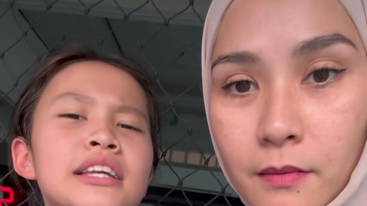 Potret Zaskia Adya Mecca Bingung Sang Putri Dapat Tawaran Sekolah Sepakbola di London & Portugal