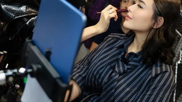 Amanda Manopo Lakukan Face Architect.  [@larasocta_]