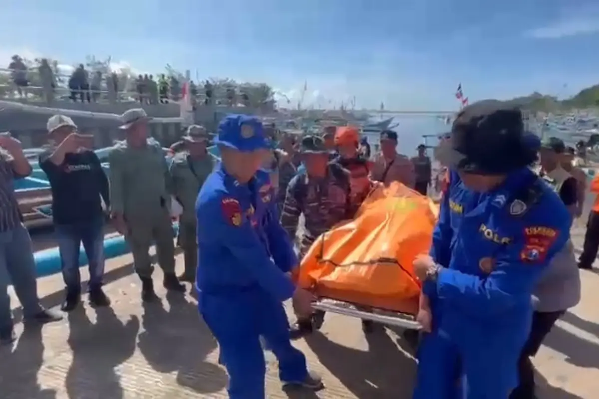 Jasad turis asal Australia Gunther (55) di evakausi ke RSUD Blambangan Banyuwangi (Istimewa)