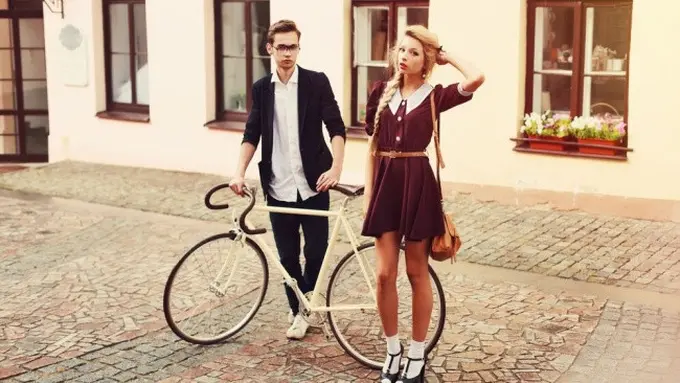 Ilustrasi outfit ala 90'an (credit: solominphoto/freepik)
