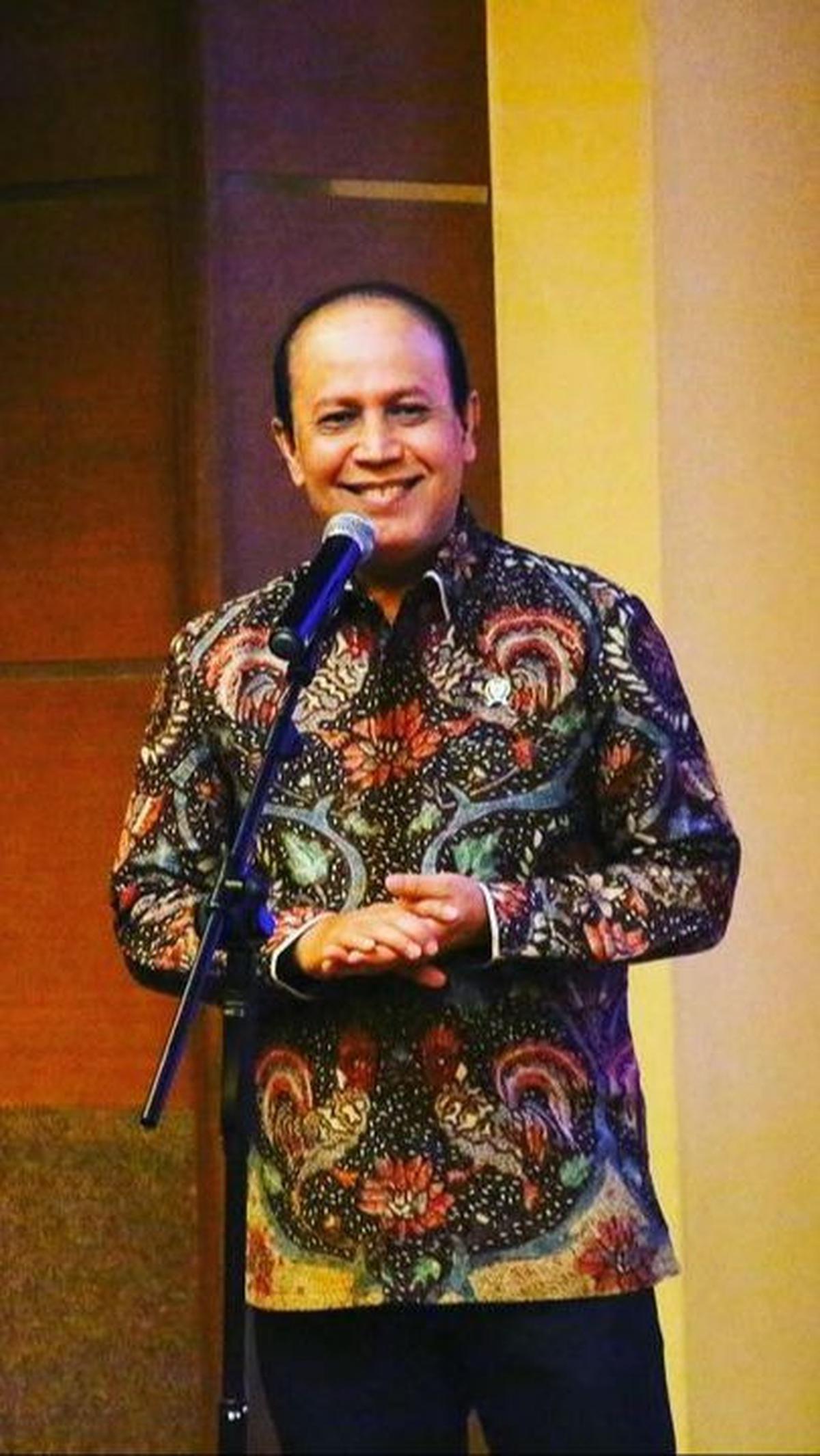 Komjen. Pol. (Purn.) Boy Rafli Amar mengunggah potret lawas dirinya saat masih bertugas di tubuh Kepolisian Republik Indonesia (Polri).<br>