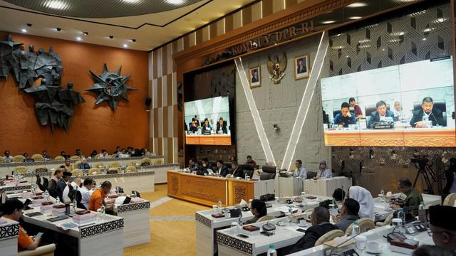 Rapat Evaluasi Mudik 2026, Ketua Komisi V DPR Lasarus Apresiasi Angka Kecelakaan Turun
