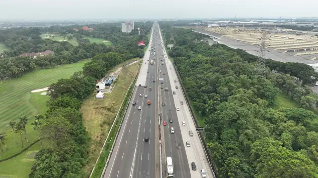PT Jasa Marga (Persero) Tbk mencatat sebanyak 340.411 kendaraan meninggalkan Jabotabek pada H-2 sampai dengan H-1 Tahun Baru Imlek 2023. (Dok Jasa Marga)