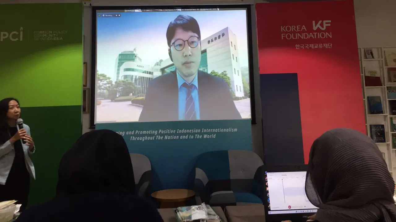 Dr Cho Wondeuk menyebut Indonesia dan Korea Selatan memainkan sejumlah peran penting dalam dunia internasional. Terbukti dalam keterlibatan kedua negara di forum dan keanggotaan luar negeri (Liputan6.com/Teddy Tri Setio Berty)